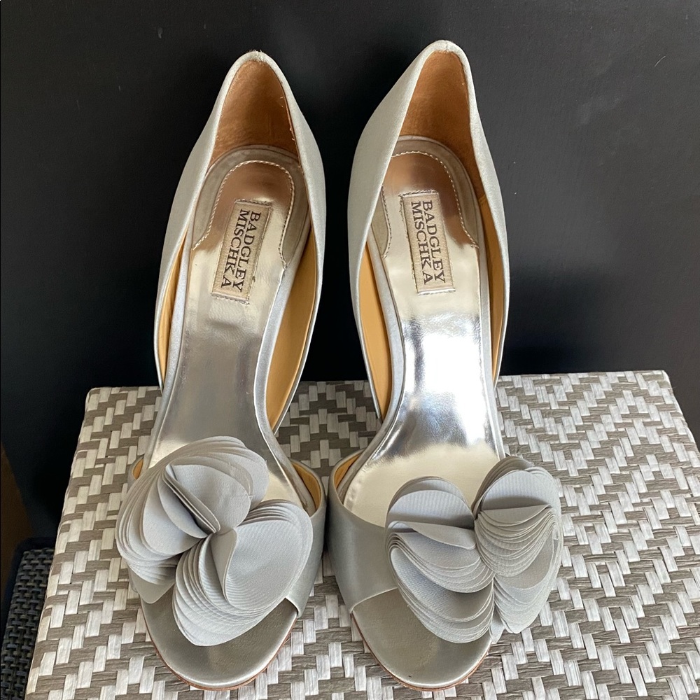 Badgley Mischka Vero Cuoio Heels in Silver Satin